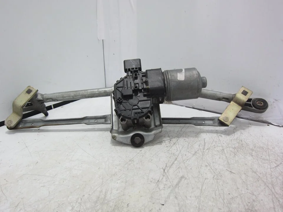 Foto de MOTOR LIMPIA DELANTERO CITROEN C5 BERLINA 3.0 V6 (207 CV / 152 KW) referencia 0390241700