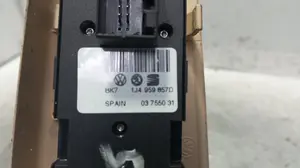 Foto de MANDO ELEVALUNAS DELANTERO IZQUIERDO VOLKSWAGEN PASSAT BERLINA (3B3) 1.9 TDI (131 CV / 96 KW) referencia 1J4959857D foto 3