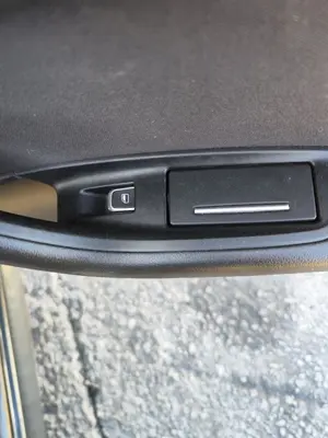 Foto de MANDO ELEVALUNAS TRASERO DERECHO AUDI A6 AVANT (4GD) 2.0 16V TDI (190 CV / 140 KW) referencia 4H0959855A