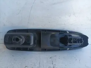 Foto de MANDO ELEVALUNAS DELANTERO DERECHO PEUGEOT 406 BERLINA (S1/S2) referencia 26267 foto 2