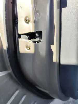 Foto de CERRADURA PUERTA DELANTERA IZQUIERDA KIA CARENS (RS) 1.8 16V CAT (126 CV / 93 KW)