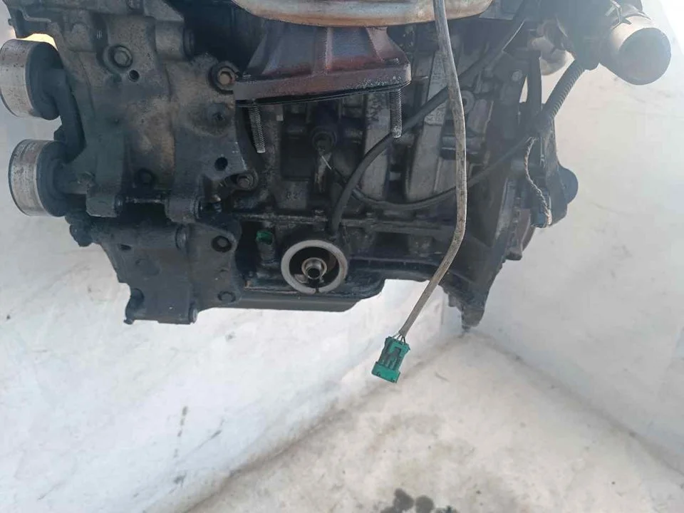 Foto de MOTOR COMPLETO PEUGEOT 206 1.4 (75 CV / 55 KW) referencia KFX