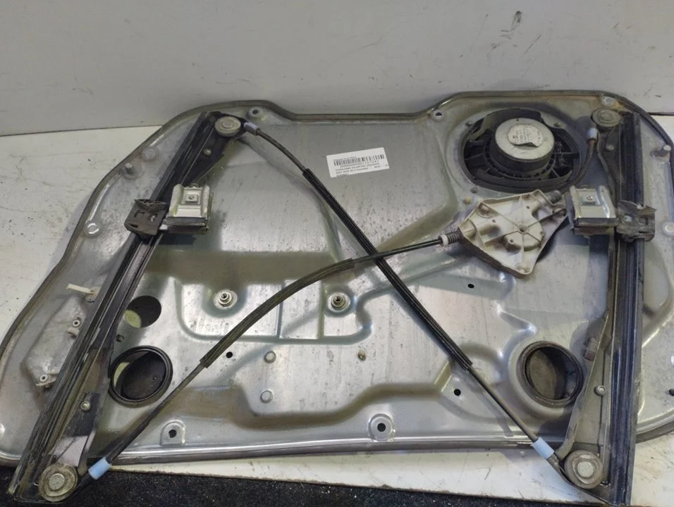 Foto de ELEVALUNAS DELANTERO IZQUIERDO SEAT IBIZA (6L1) 1.4 TDI (80 CV / 59 KW) referencia 6L0035411