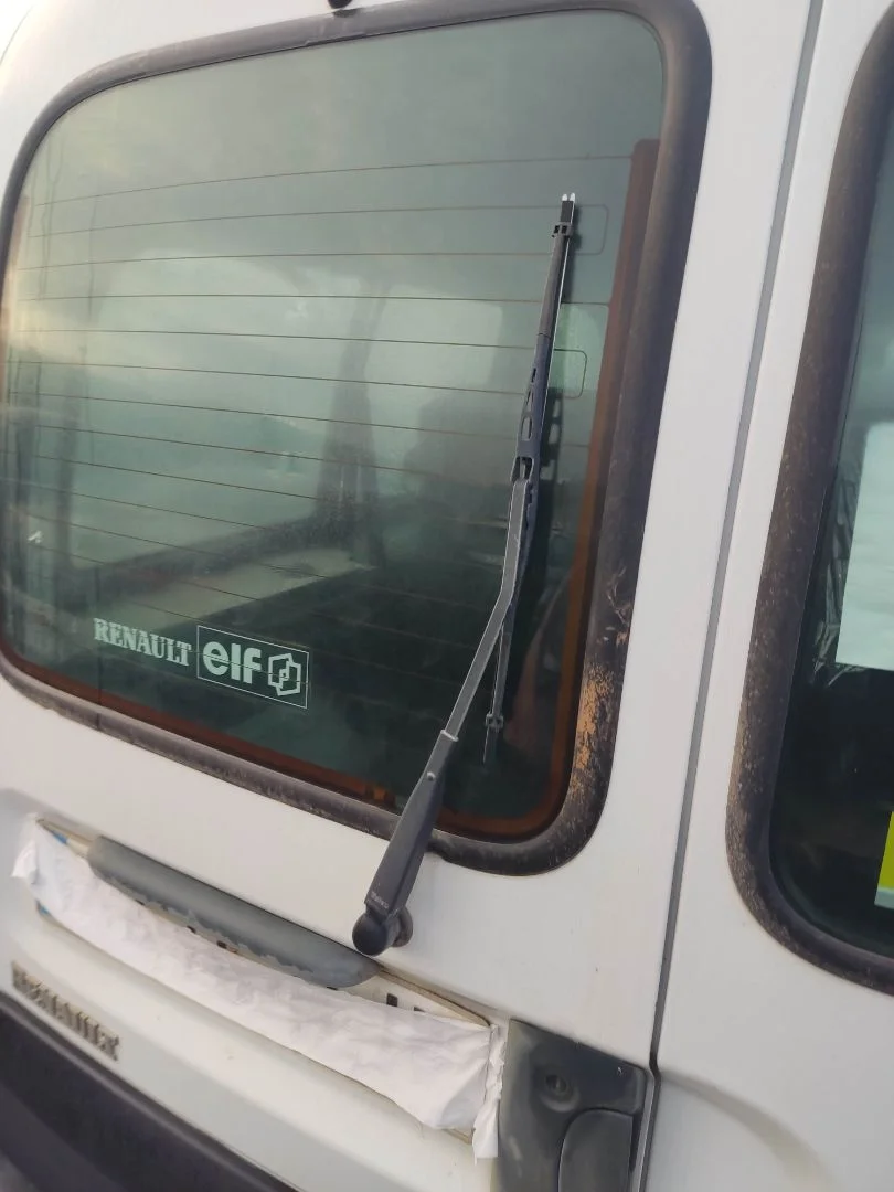 Foto de MOTOR LIMPIA TRASERO RENAULT KANGOO I (F/KC0) 1.2 (58 CV / 43 KW)