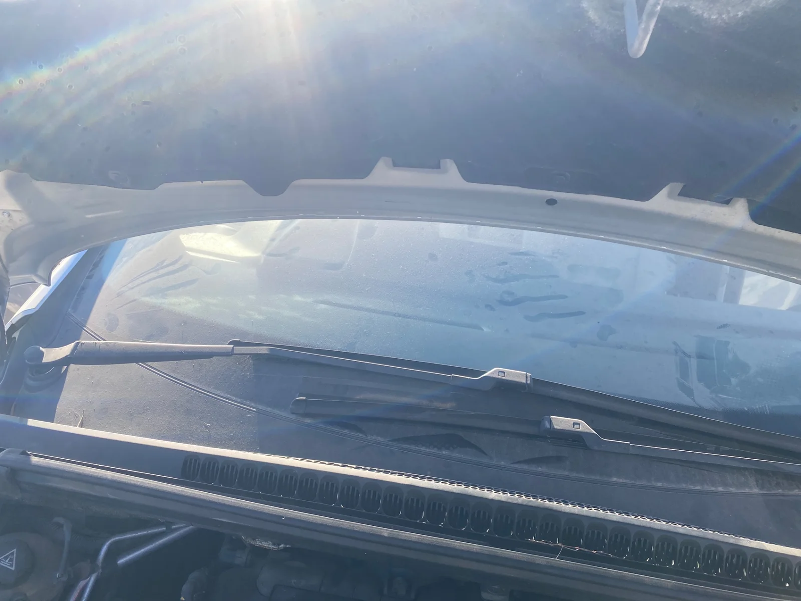 Foto de BRAZO LIMPIA DELANTERO DERECHO PEUGEOT 3008 1.6 16V (120 CV / 88 KW)