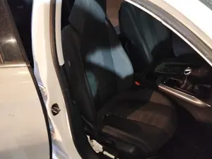 Foto de ASIENTO DELANTERO DERECHO PEUGEOT 308