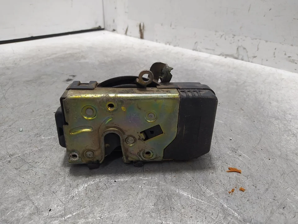 Foto de CERRADURA PUERTA DELANTERA IZQUIERDA OPEL ZAFIRA A 1.8 16V CAT (116 CV / 85 KW) referencia 90561151