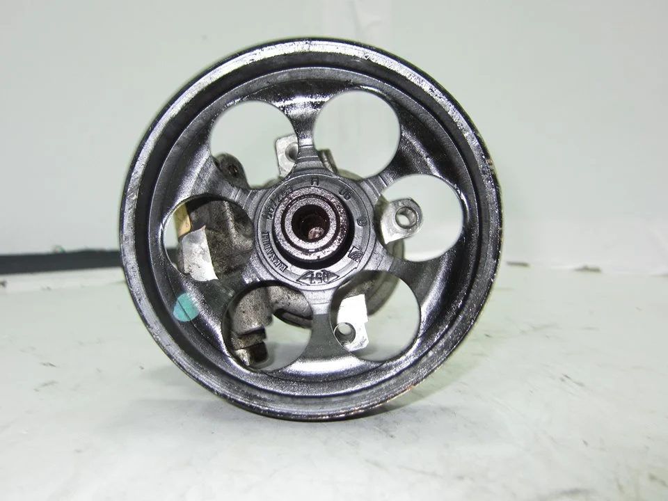 Foto de BOMBA DIRECCION RENAULT LAGUNA II (BG0) referencia 8200100082