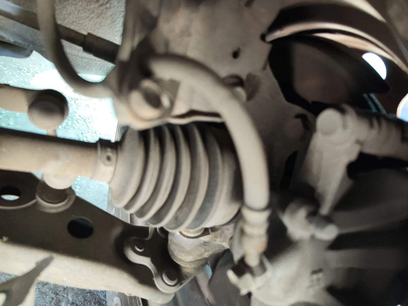 Foto de PINZA DE FRENO DELANTERA IZQUIERDA TOYOTA COROLLA (E11) 2.0 Turbodiesel CAT (90 CV / 66 KW)