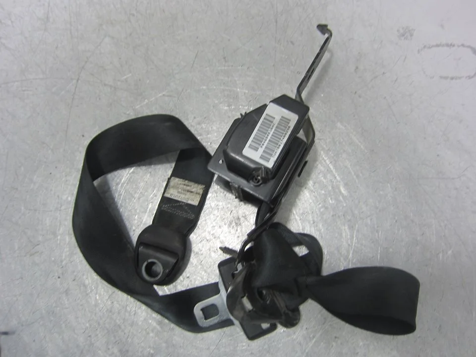 Foto de CINTURON SEGURIDAD TRASERO DERECHO CHRYSLER VOYAGER (RG) 2.8 CRD CAT (150 CV / 110 KW) referencia P04680516AC