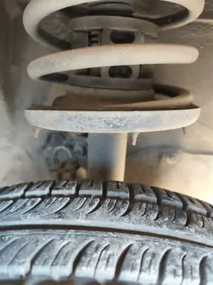 Foto de AMORTIGUADOR DELANTERO DERECHO RENAULT LAGUNA (B56) 2.0  (113 CV / 83 KW)