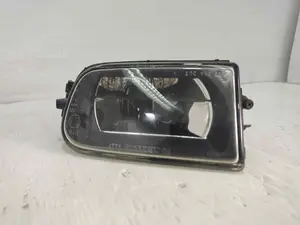 Foto de FARO ANTINIEBLA IZQUIERDO AUDI A3 (8L) 1.8 20V Turbo (150 CV / 110 KW) referencia 37030999