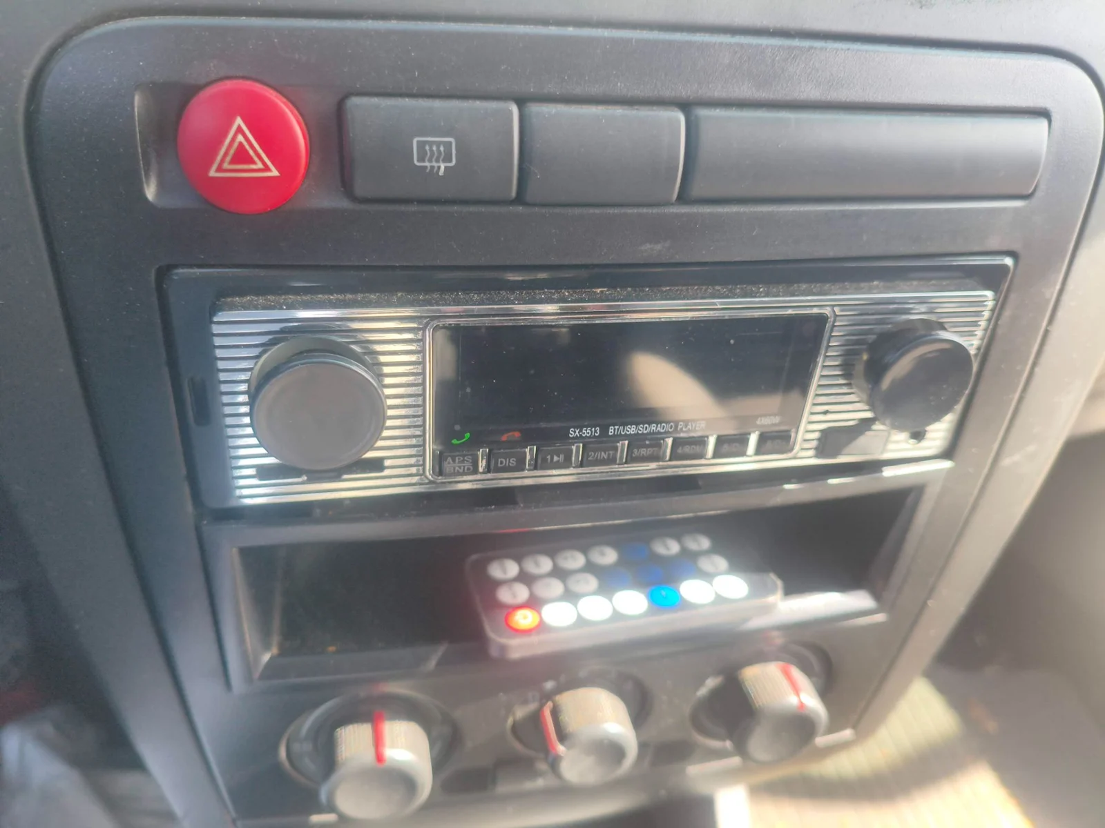 Foto de SISTEMA AUDIO / RADIO CD SEAT IBIZA (6L1) 1.4 16V (75 CV / 55 KW)