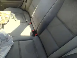 Foto de ENGANCHE CINTURON TRASERO CENTRAL AUDI A4 AVANT (8E) 1.9 TDI (131 CV / 96 KW)