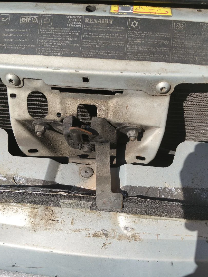 Foto de CERRADURA CAPO RENAULT SCENIC I (JA...) 1.9 dCi Diesel CAT (102 CV / 75 KW) referencia 7700427087