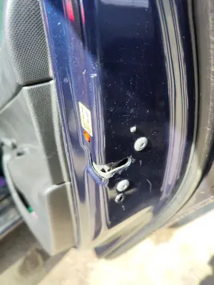 Foto de CERRADURA PUERTA TRASERA DERECHA PEUGEOT 308 1.6 16V (120 CV / 88 KW) referencia 9800617380