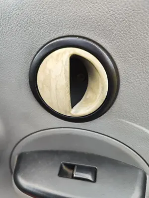 Foto de MANETA INTERIOR DELANTERA DERECHA CHEVROLET KALOS 1.2 CAT (72 CV / 53 KW)