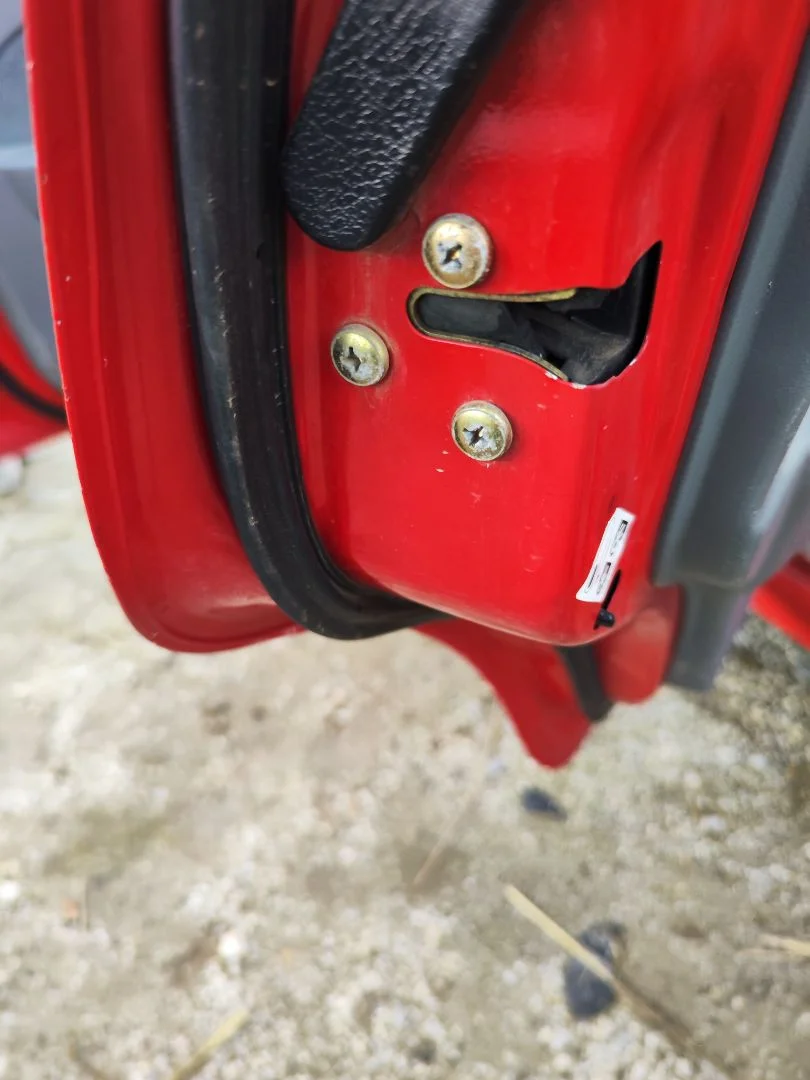 Foto de CERRADURA PUERTA TRASERA IZQUIERDA CHEVROLET KALOS 1.2 CAT (72 CV / 53 KW)