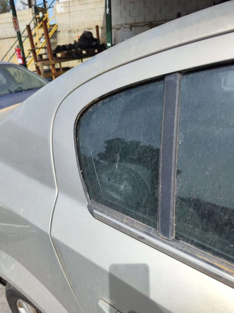 Foto de LUNA CUSTODIA TRASERA DERECHA OPEL ASTRA H BERLINA 1.7 16V CDTI (110 CV / 81 KW)