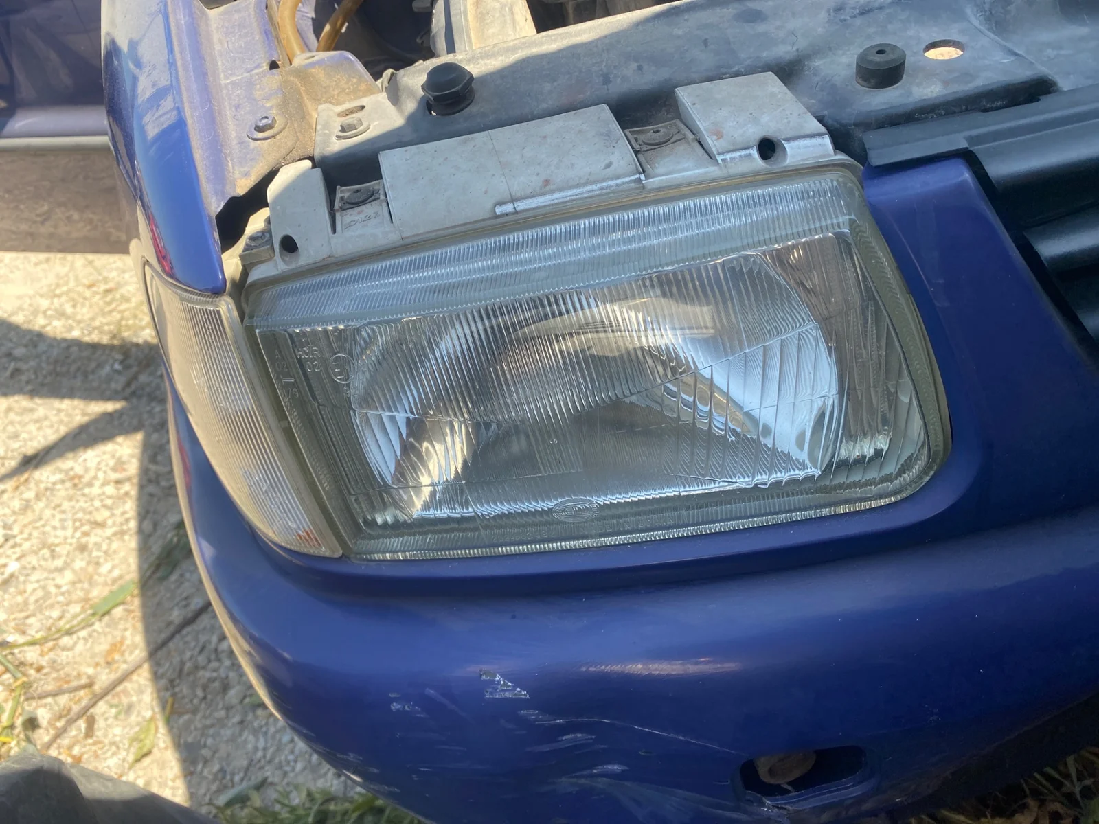 Foto de FARO DERECHO VOLKSWAGEN POLO III (6N1) 1.4 (60 CV / 44 KW) referencia 6N1941016A