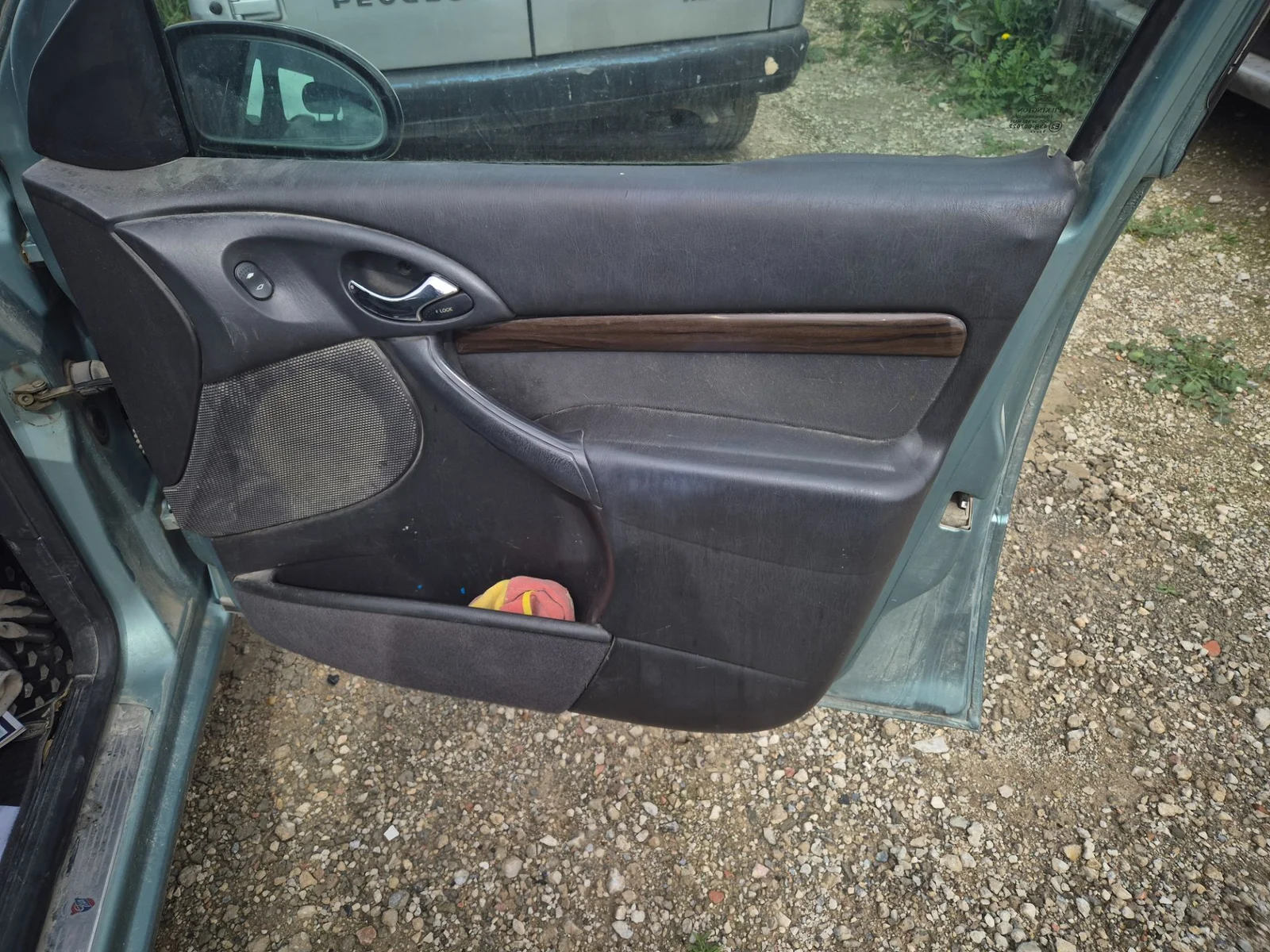 Foto de GUARNECIDO PUERTA DELANTERA DERECHA FORD FOCUS FAMILIAR (CAK) 1.8 TDDI Turbodiesel CAT (90 CV / 66 KW)