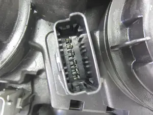 Foto de FARO DERECHO CITROEN C5 BERLINA 3.0 V6 (207 CV / 152 KW) referencia 9639319880 foto 2