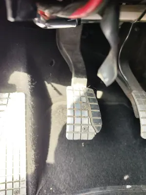 Foto de PEDAL EMBRAGUE FIAT GRANDE PUNTO (199) 1.4  (95 CV / 70 KW)