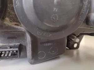 Foto de FARO DERECHO PEUGEOT EXPERT FURGÓN referencia 89902604 foto 9