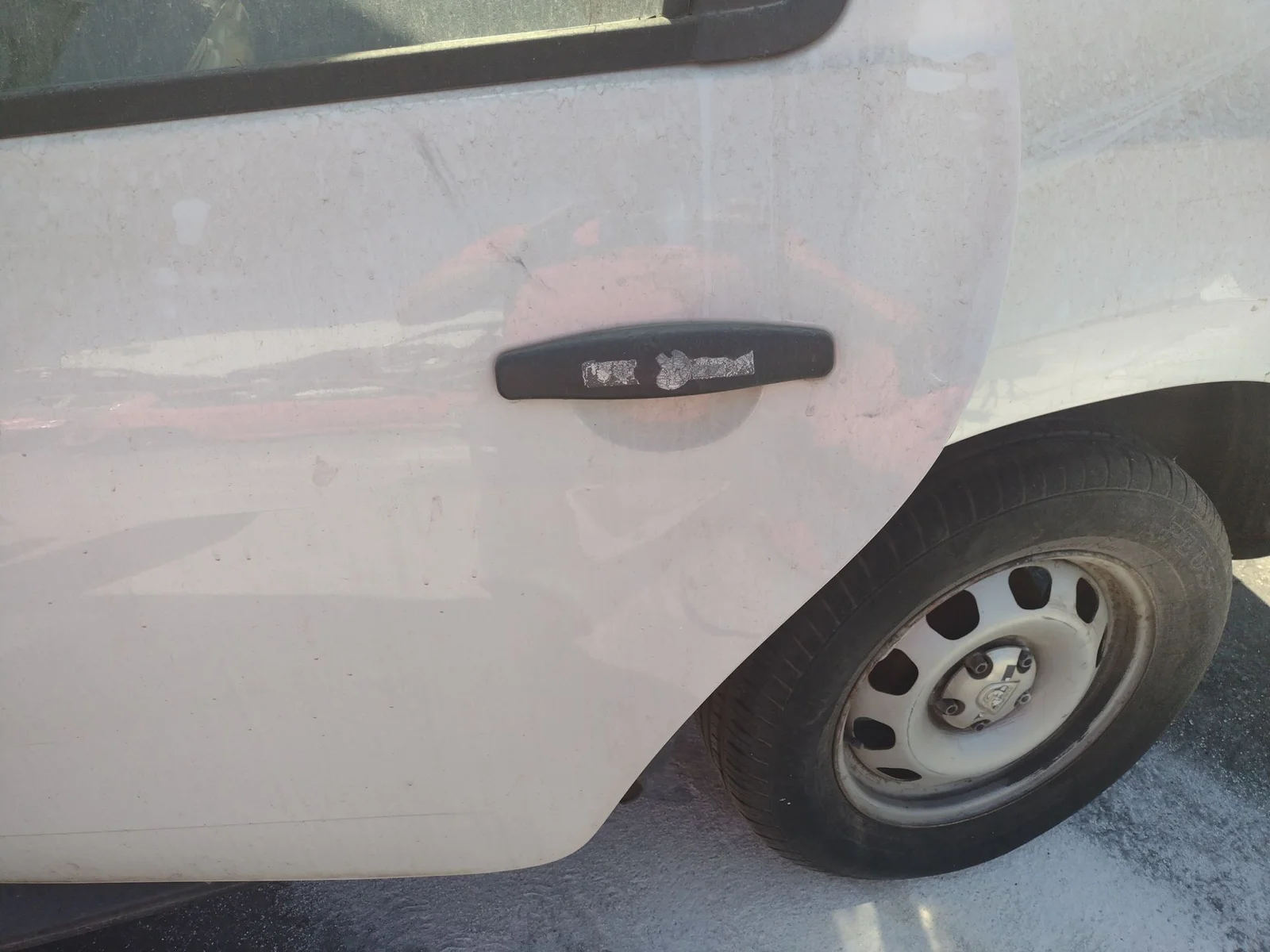 Foto de MANETA EXTERIOR TRASERA IZQUIERDA DACIA DUSTER I 1.5 dCi Diesel CAT (86 CV / 63 KW) referencia 806074969R