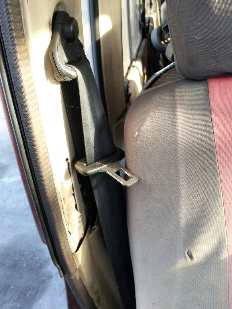 Foto de CINTURON SEGURIDAD DELANTERO DERECHO NISSAN VANETTE (C220) 2.0 Diesel (67 CV / 49 KW)