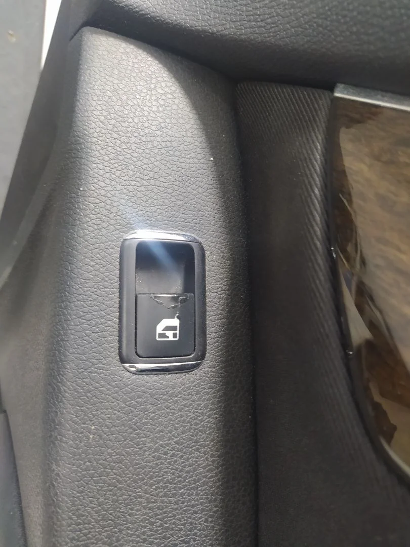 Foto de MANDO ELEVALUNAS DELANTERO DERECHO MERCEDES-BENZ CLASE C (BM 204) BERLINA 2.2 CDI CAT (170 CV / 125 KW)
