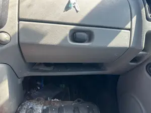 Foto de GUANTERA RENAULT TRAFIC II FURGÓN 2.5 dCi Diesel CAT (135 CV / 99 KW)