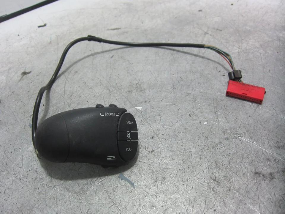 Foto de MANDO MULTIFUNCION RENAULT MEGANE I FASE 2 BERLINA (BA0) 1.9 dCi Diesel CAT (102 CV / 75 KW) referencia 7700431450