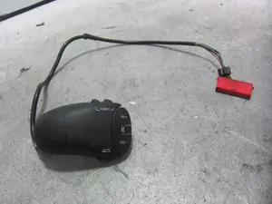 Foto de MANDO MULTIFUNCION RENAULT MEGANE I FASE 2 BERLINA (BA0) 1.9 dCi Diesel CAT (102 CV / 75 KW) referencia 7700431450