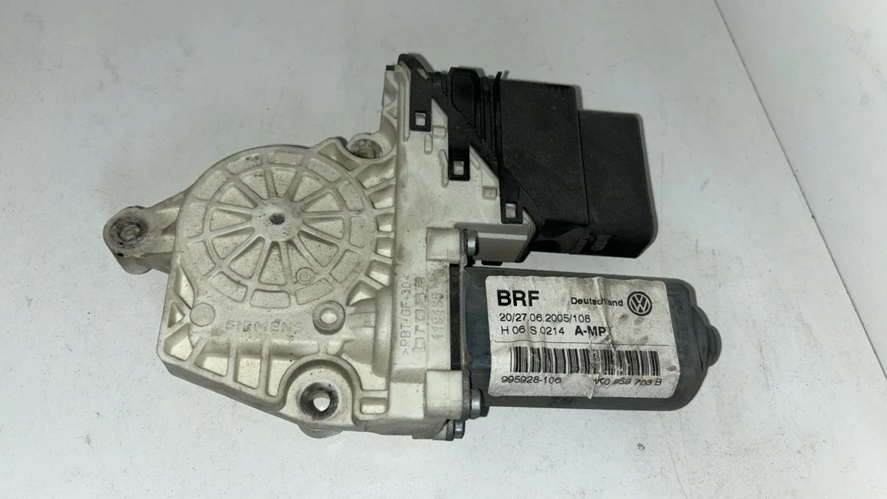 Foto de MOTOR ELEVALUNAS TRASERO IZQUIERDO VOLKSWAGEN TOURAN (1T1) referencia 1K0959703B