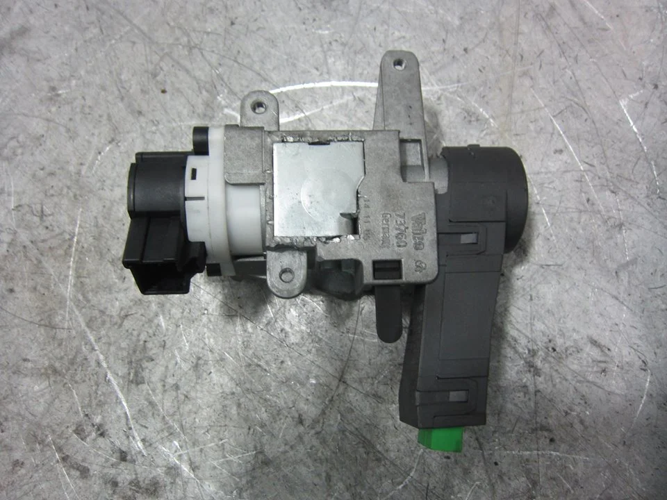 Foto de CONMUTADOR DE ARRANQUE VOLVO S60 BERLINA 2.4 Diesel CAT (163 CV / 120 KW) referencia 8621509