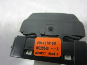 Foto de INTERRUPTOR DACIA DOKKER 1.5 dCi Diesel FAP CAT (90 CV / 66 KW) referencia 284487915R foto 4