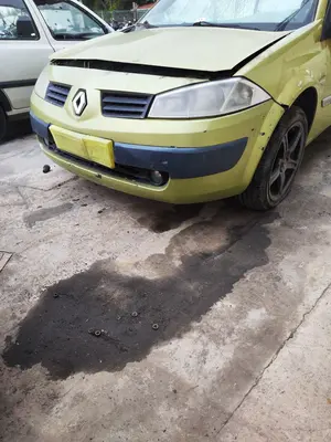 Foto de PARAGOLPES DELANTERO RENAULT MEGANE II BERLINA 5P 1.6 CAT (113 CV / 83 KW)