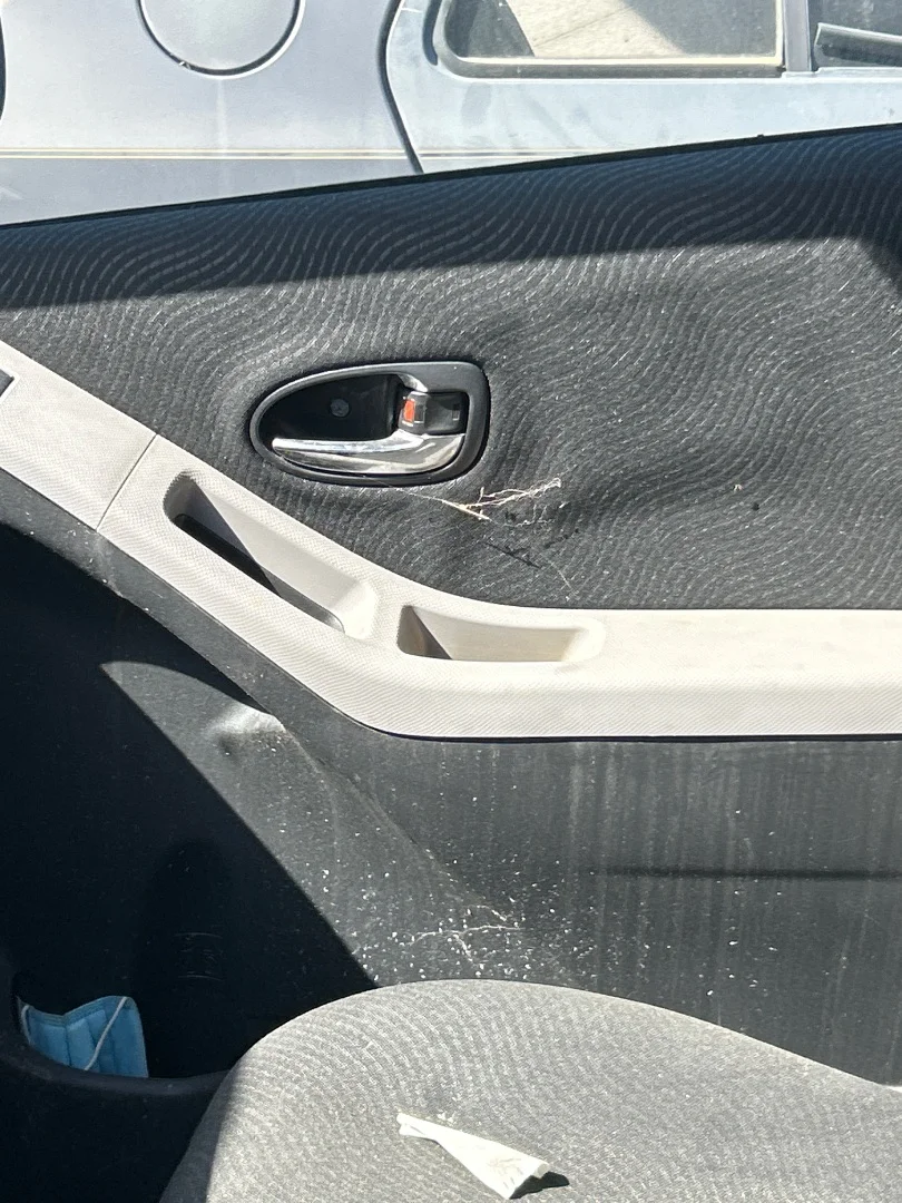Foto de MANETA INTERIOR DELANTERA DERECHA TOYOTA YARIS (KSP9/SCP9/NLP9) 1.3 16V CAT (101 CV / 74 KW) referencia 692050D210B0
