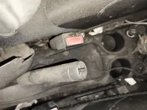 Foto de ENGANCHE CINTURON DELANTERO DERECHO CITROEN C3 PICASSO 1.6 HDi FAP (92 CV / 68 KW) referencia 9687393180
