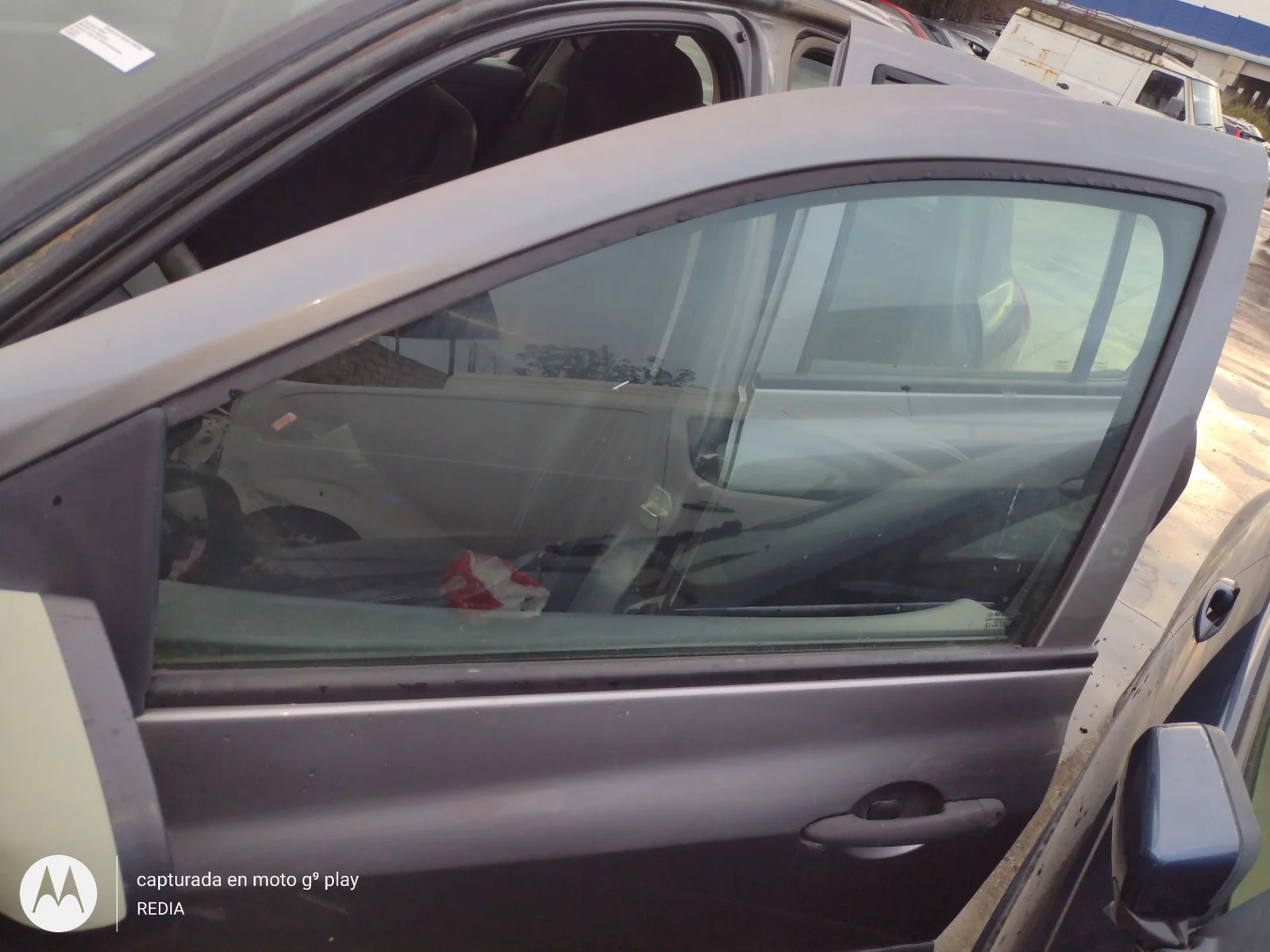 Foto de LUNA DELANTERA IZQUIERDA RENAULT CLIO III 1.2 16V (75 CV / 55 KW) referencia 8200427619