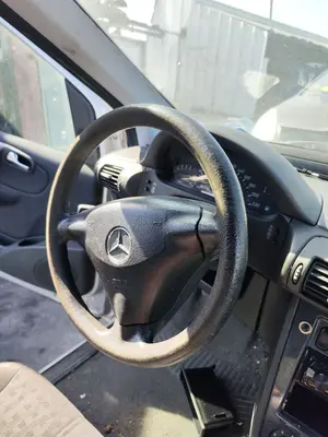 Foto de VOLANTE MERCEDES-BENZ VANEO (BM 414) COMPACT VAN 1.7 CDI Diesel CAT (75 CV / 55 KW) referencia A1684600803 9B51