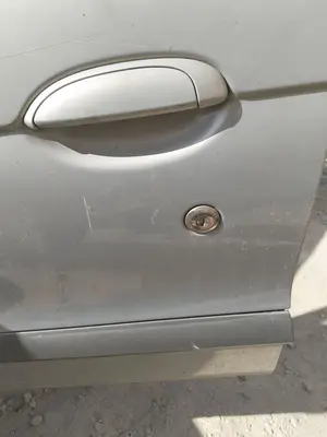 Foto de CERRADURA PUERTA DELANTERA IZQUIERDA RENAULT SCENIC I (JA...) 1.9 dCi Diesel CAT (102 CV / 75 KW) referencia 7700434604