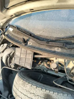Foto de BRAZO LIMPIA DELANTERO DERECHO NISSAN VANETTE CARGO 2.3 Diesel (75 CV / 55 KW)