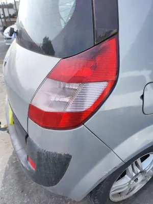 Foto de PILOTO TRASERO DERECHO RENAULT SCENIC II (JM) 1.6 16V (113 CV / 83 KW) referencia 8200127702 foto 2