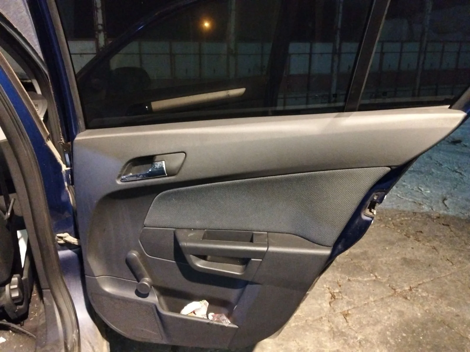 Foto de GUARNECIDO PUERTA TRASERA DERECHA OPEL ASTRA H BERLINA 1.3 16V CDTI CAT (Z 13 DTH / L4I) (90 CV / 66 KW)