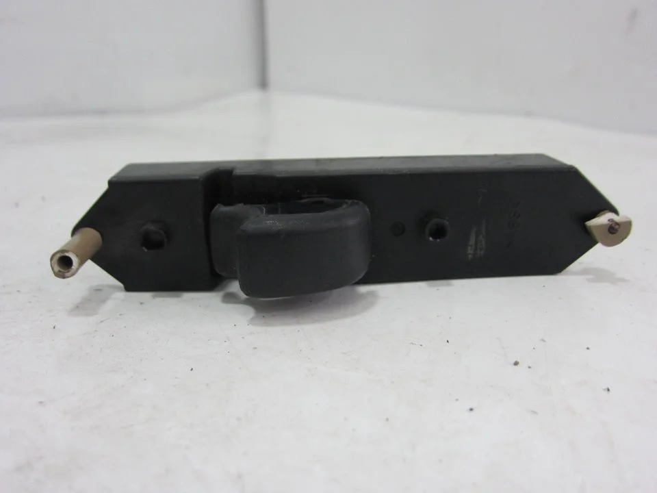 Foto de MANDO ELEVALUNAS DELANTERO DERECHO MITSUBISHI GALANT BERLINA (EA0) referencia MR252818