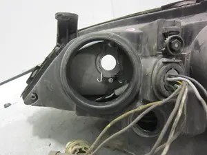 Foto de FARO DERECHO OPEL ASTRA G BERLINA 2.0 DTI (101 CV / 74 KW) referencia 084421128R foto 2