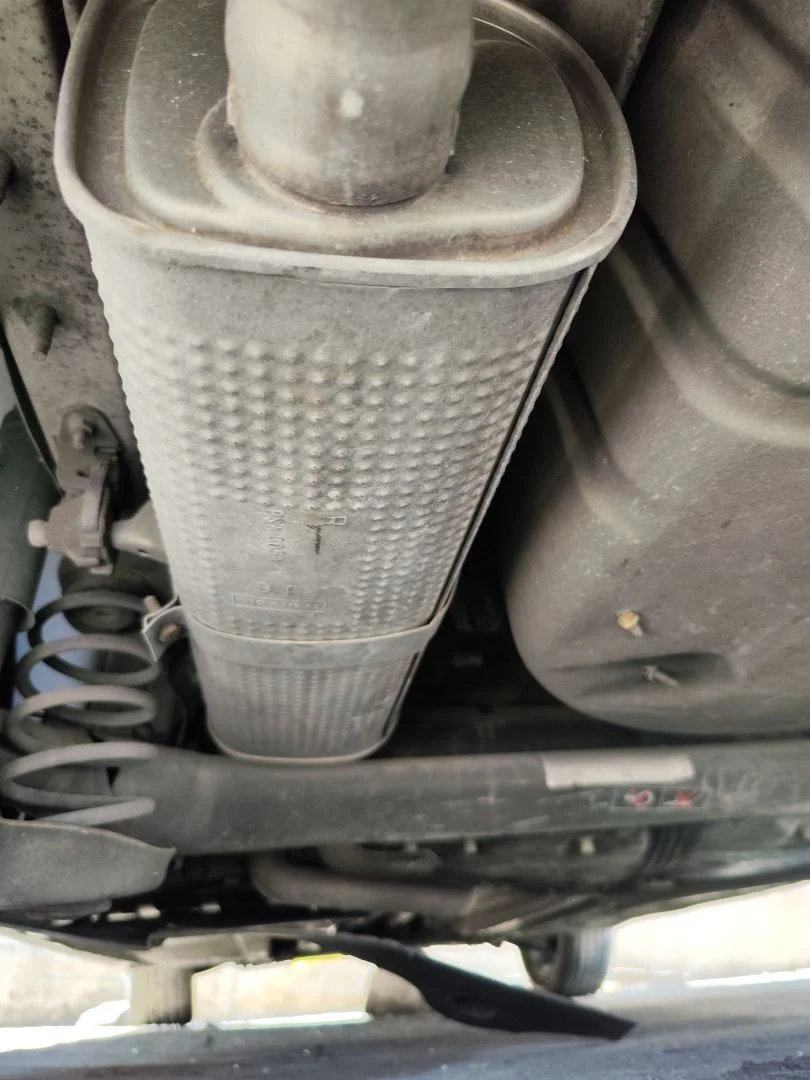 Foto de SILENCIADOR TRASERO CITROEN C4 BERLINA 1.6 16V HDi (90 CV / 66 KW) referencia 9805296480