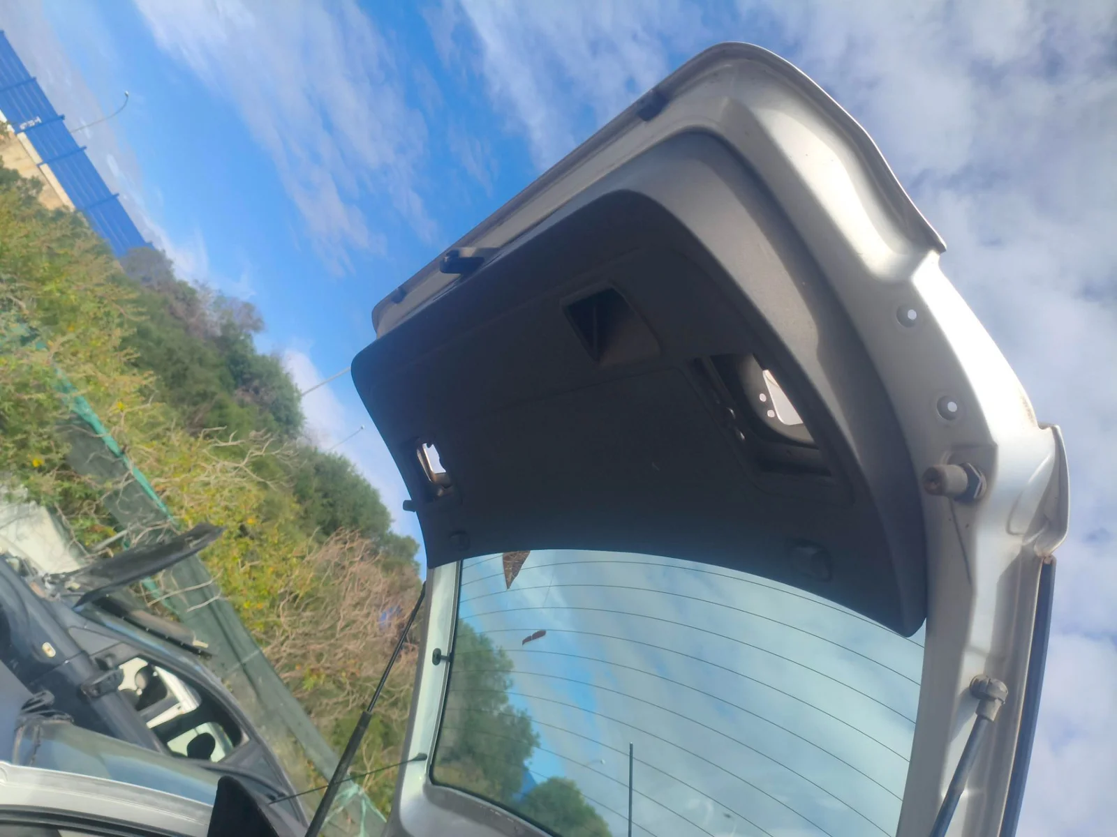 Foto de GUARNECIDO PORTON TRASERO SEAT IBIZA (6L1) 1.4 16V (75 CV / 55 KW)